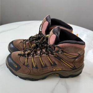 Hi-Tec men’s. Brown Hiking Shoes